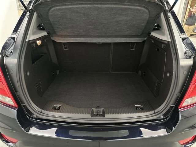 Used 2022 Chevrolet Trax LT w/ LT Convenience Package image 22