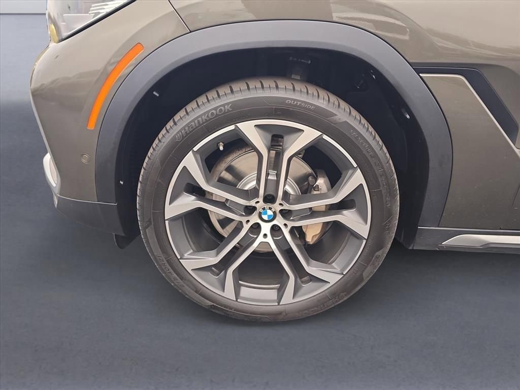 Used 2021 BMW X6 xDrive40i w/ Premium Package image 9
