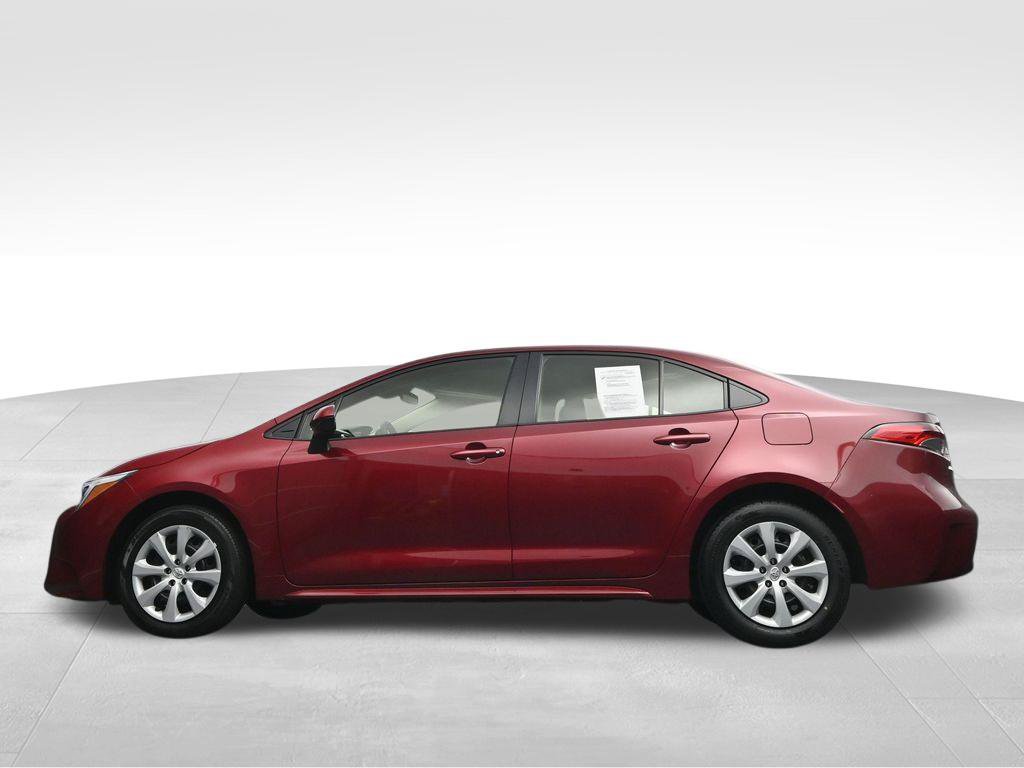 Used 2025 Toyota Corolla LE FWD image 38