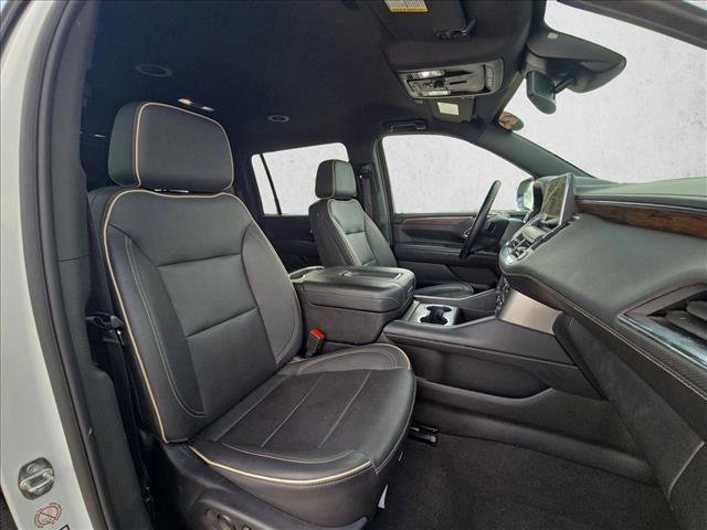 Used 2023 Chevrolet Suburban Premier image 21