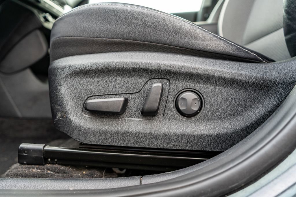 Used 2021 Kia Niro EX w/ Cold Weather Package image 19