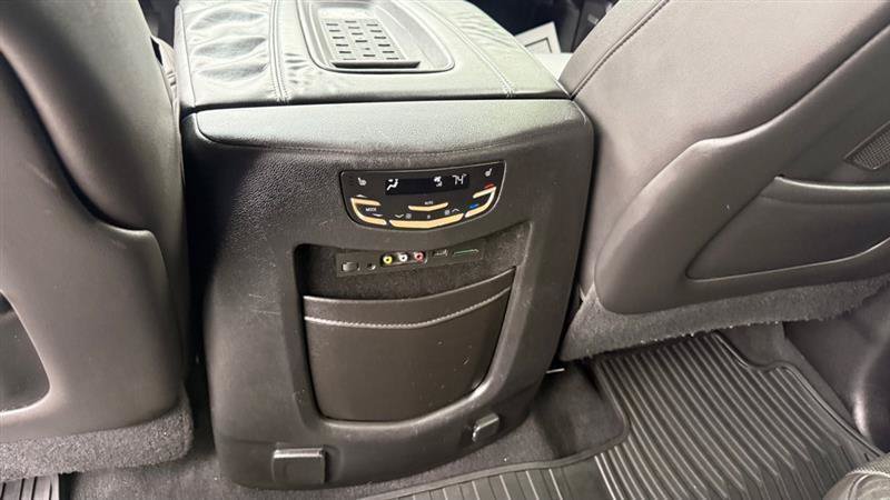 Used 2016 Cadillac Escalade ESV Luxury AWD/4WD image 18