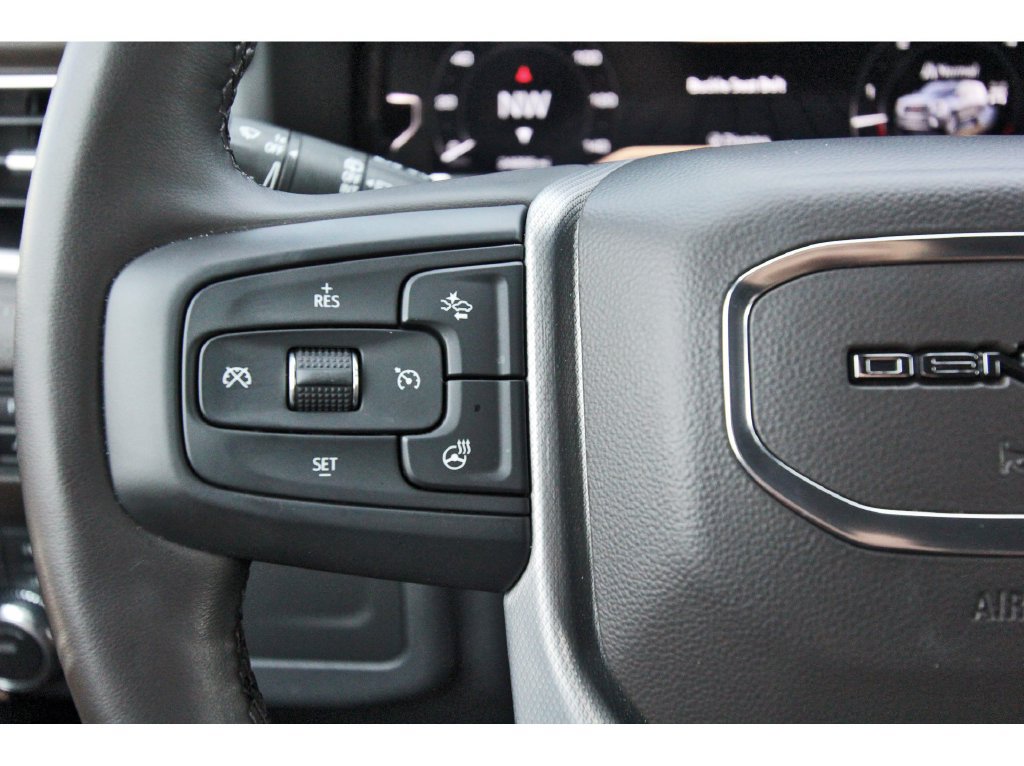 Used 2023 GMC Yukon Denali AWD/4WD image 16