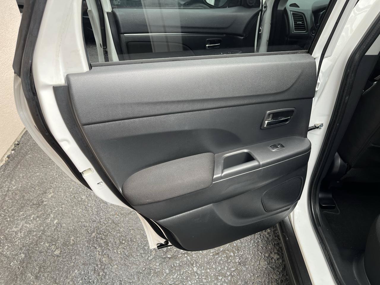 Used 2016 Mitsubishi Outlander Sport ES AWD/4WD image 18