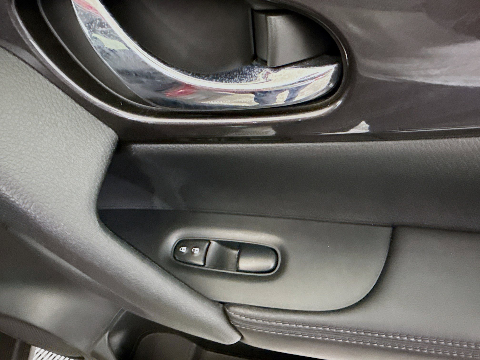 Used 2020 Nissan Rogue SV FWD image 31