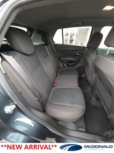 Used 2021 Chevrolet Trax LS w/ Tint and Cruise Package AWD/4WD image 19