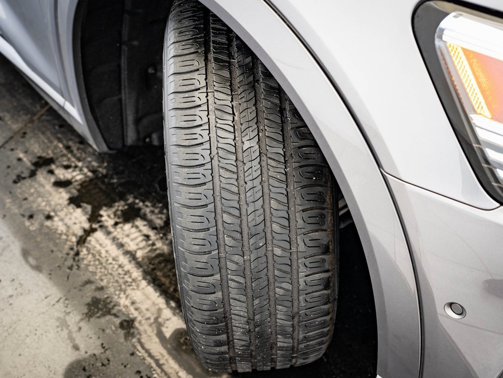 Used 2022 Audi e-tron Premium w/ Convenience Plus Package image 39