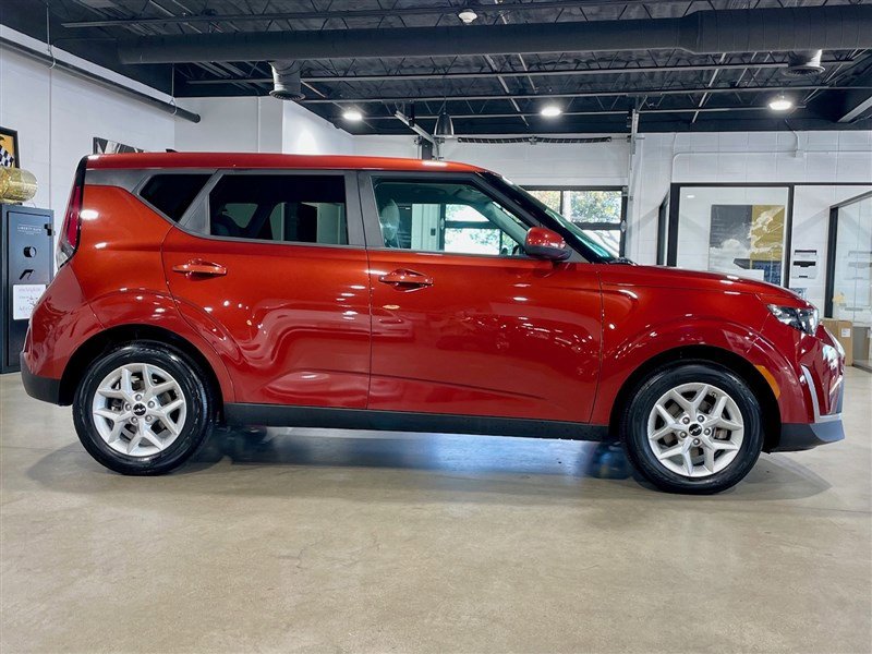 Used 2023 Kia Soul LX w/ LX Technology Package image 6