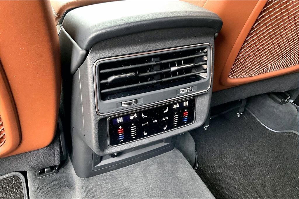 Used 2025 Audi Q8 Premium Plus w/ Premium Plus Package image 18