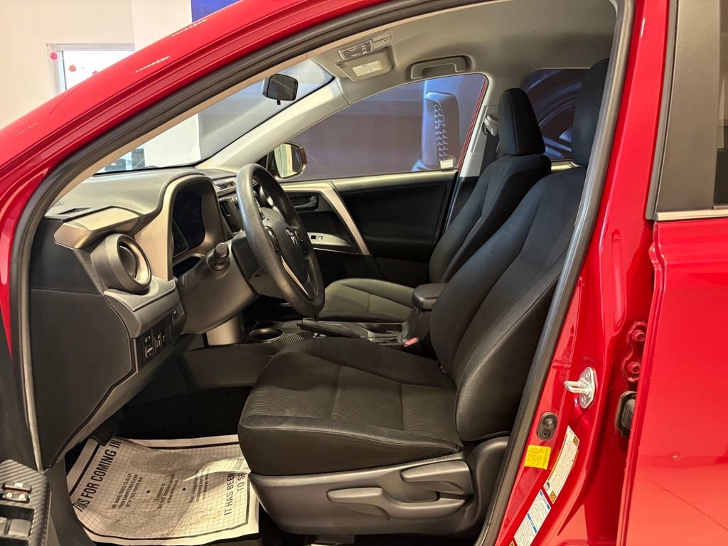 Used 2015 Toyota RAV4 LE AWD/4WD image 11