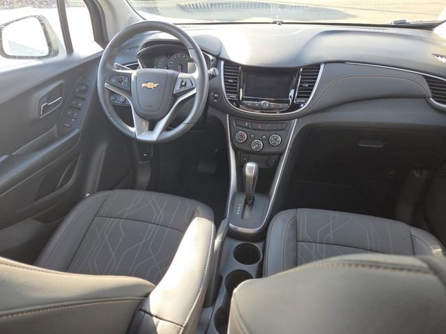 Used 2022 Chevrolet Trax LT w/ LT Convenience Package image 21