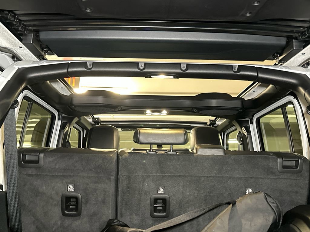 Used 2022 Jeep Wrangler Unlimited Sahara w/ Cold Weather Group image 7