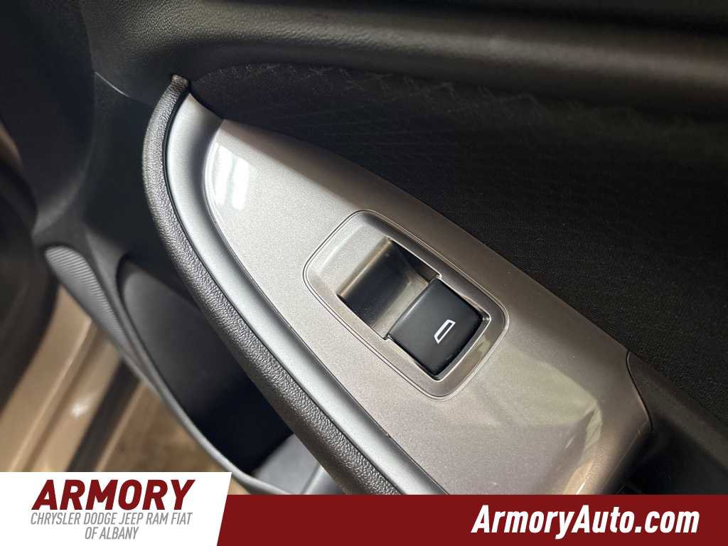 Used 2023 Chevrolet Malibu LT image 36