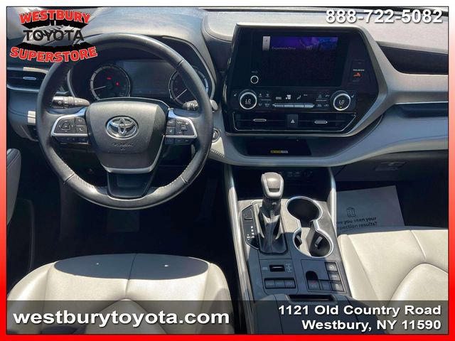 Used 2023 Toyota Highlander XLE AWD/4WD image 14