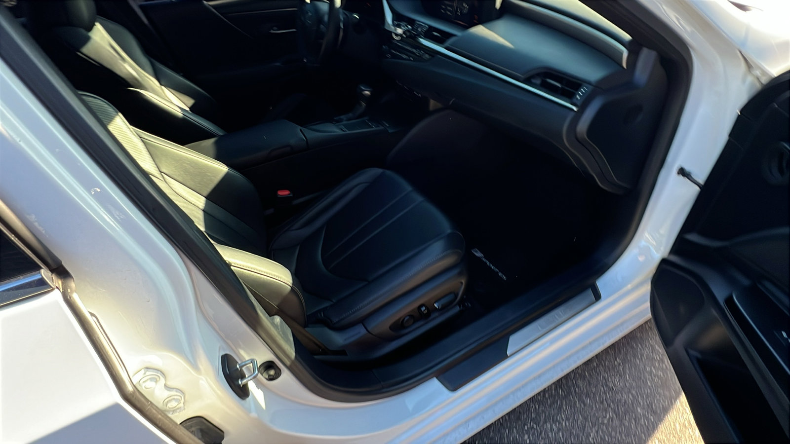 Used 2020 Lexus ES 350 F Sport w/ Accessory Package 2 image 21