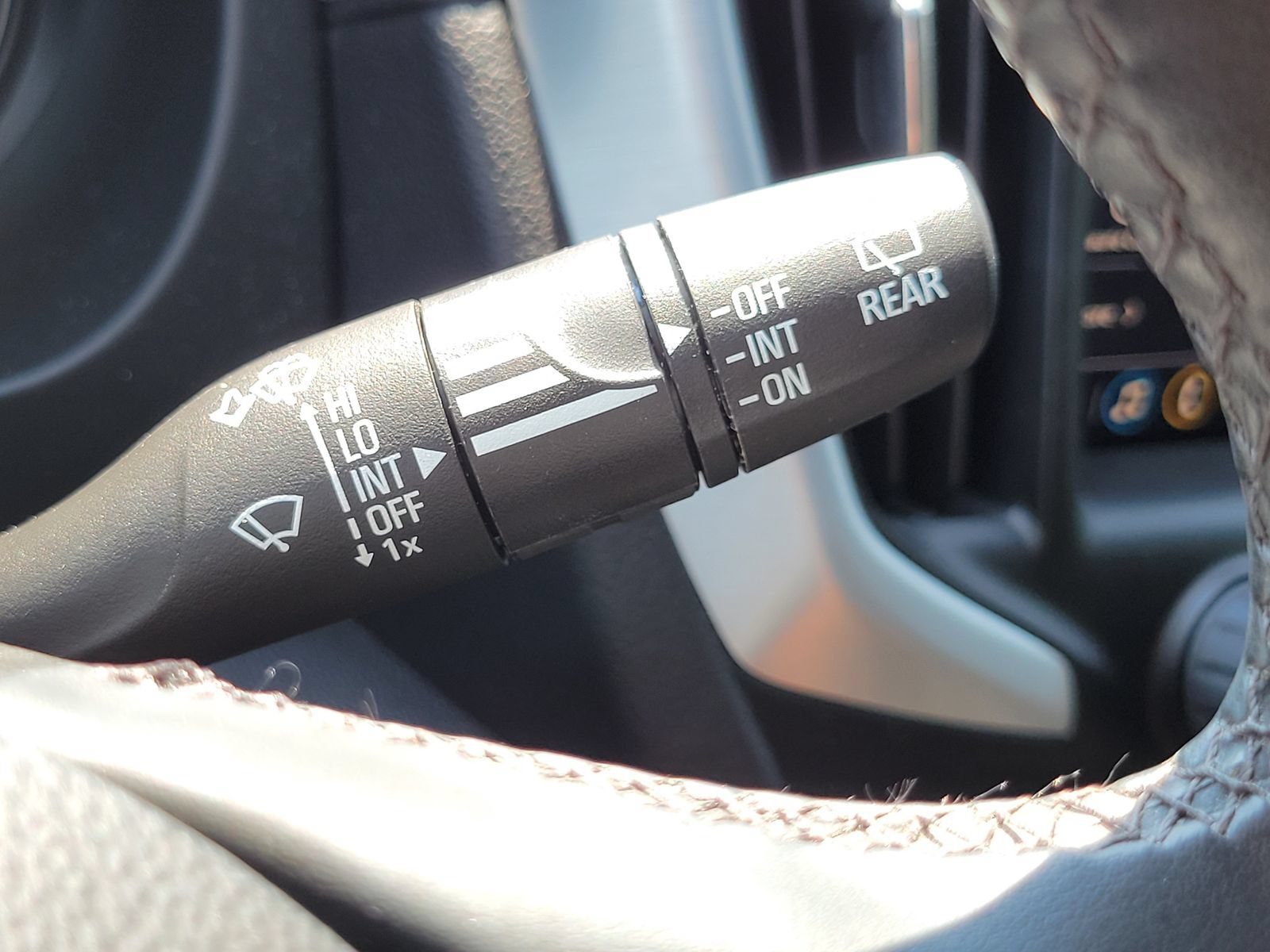 Used 2023 GMC Terrain SLT w/ LPO, Floor Liner Package AWD/4WD image 19