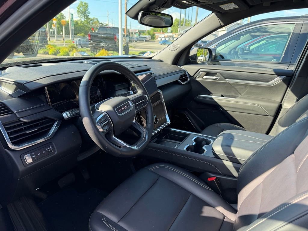 Certified 2024 GMC Acadia Elevation w/ Luxury Package AWD/4WD image 19