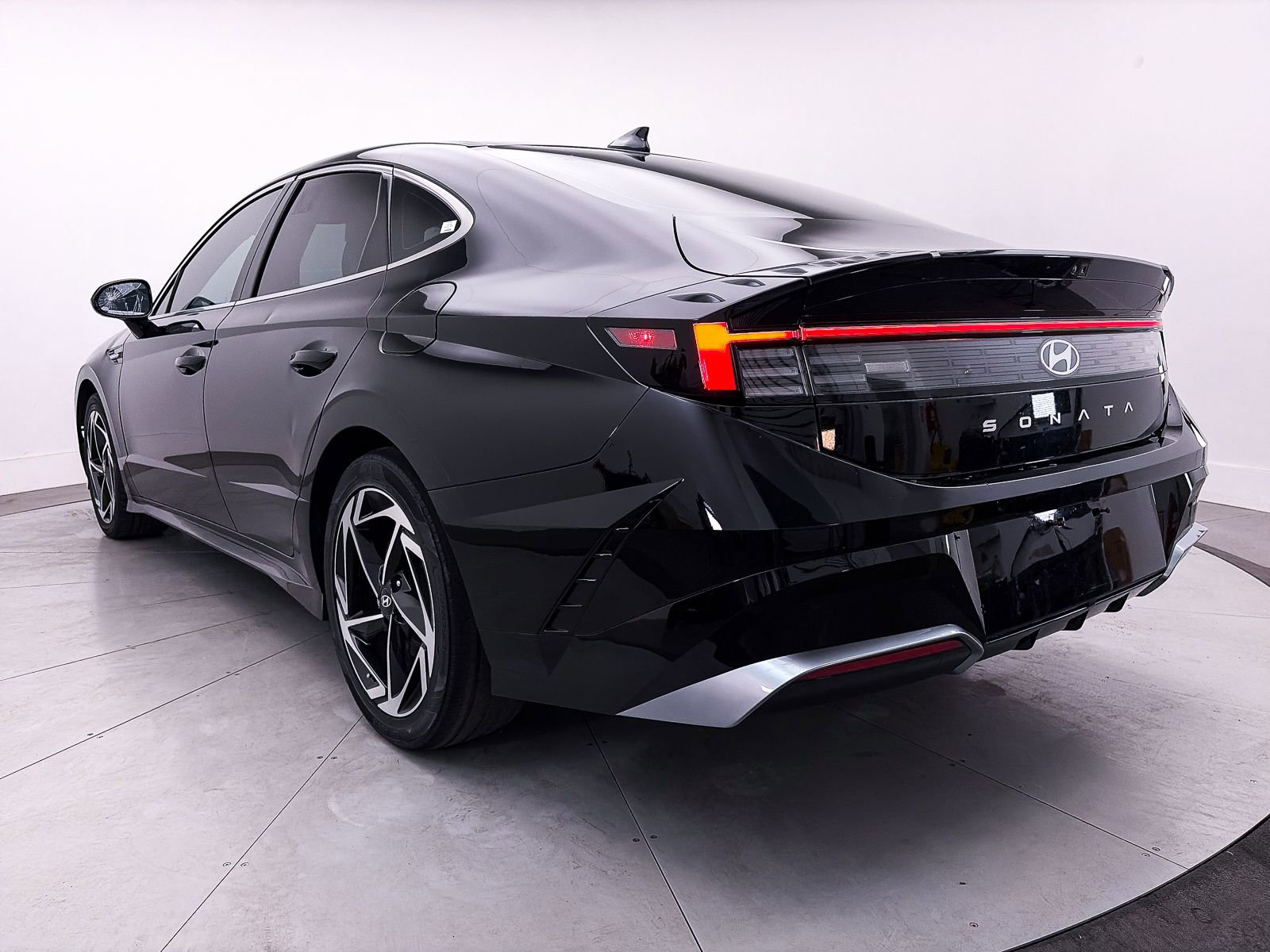 Used 2024 Hyundai Sonata SEL w/ Convenience Package image 14