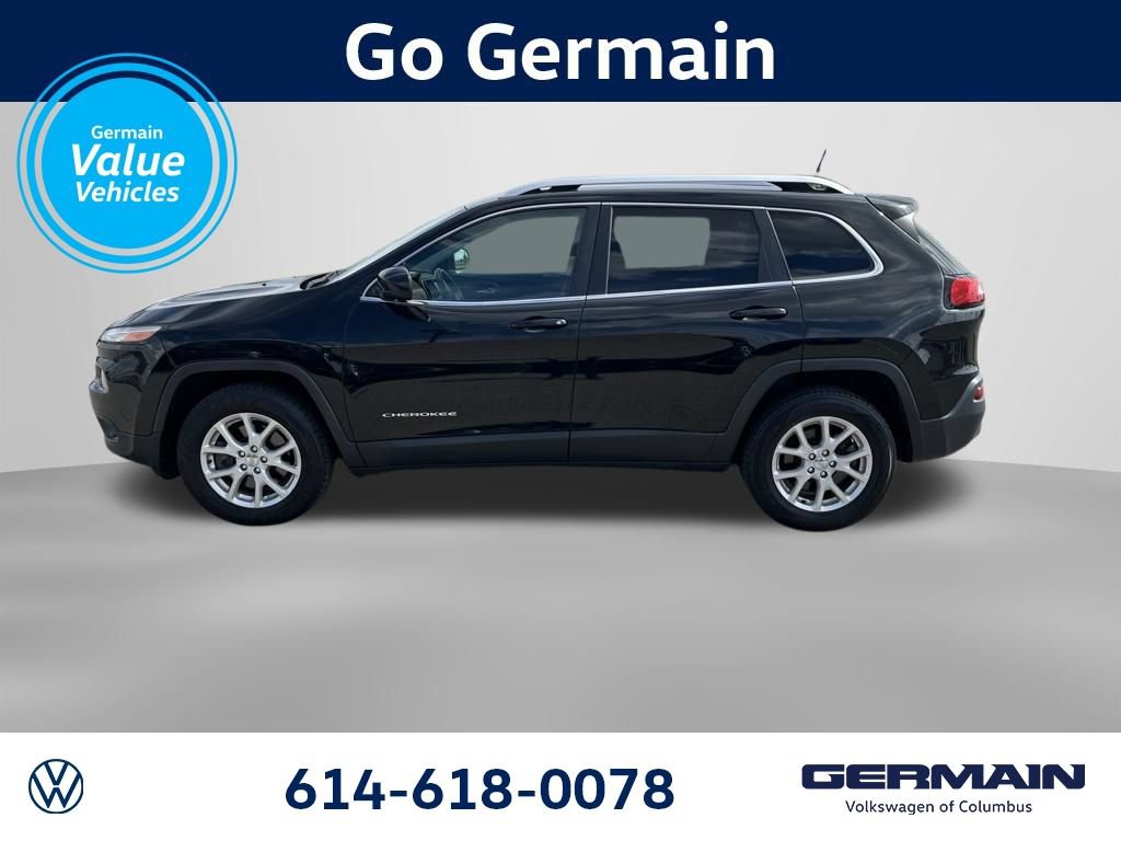 Used 2016 Jeep Cherokee Latitude w/ Cold Weather Group AWD/4WD image 3