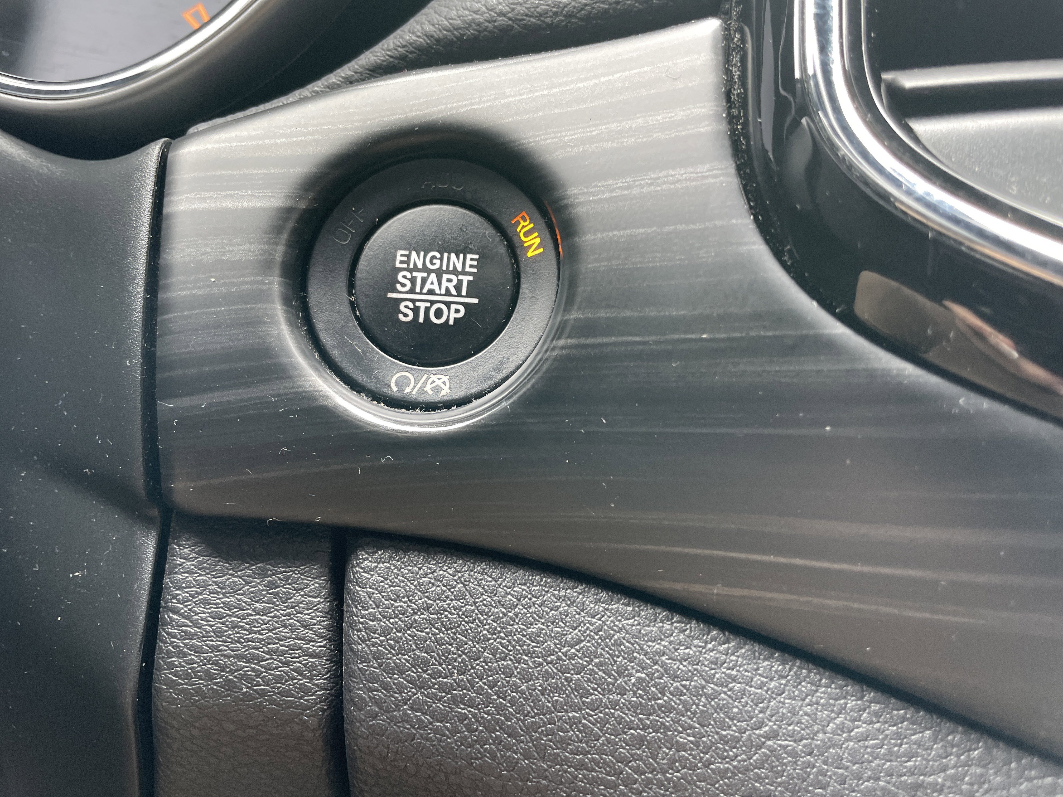 Used 2020 Jeep Grand Cherokee Altitude image 47