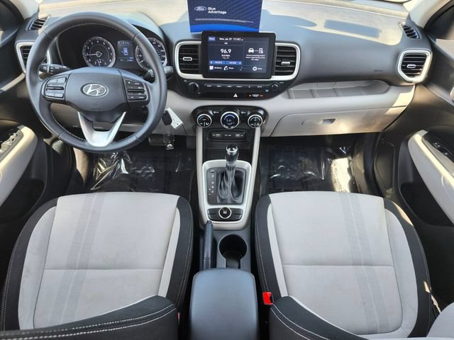 Used 2022 Hyundai Venue SEL FWD image 12