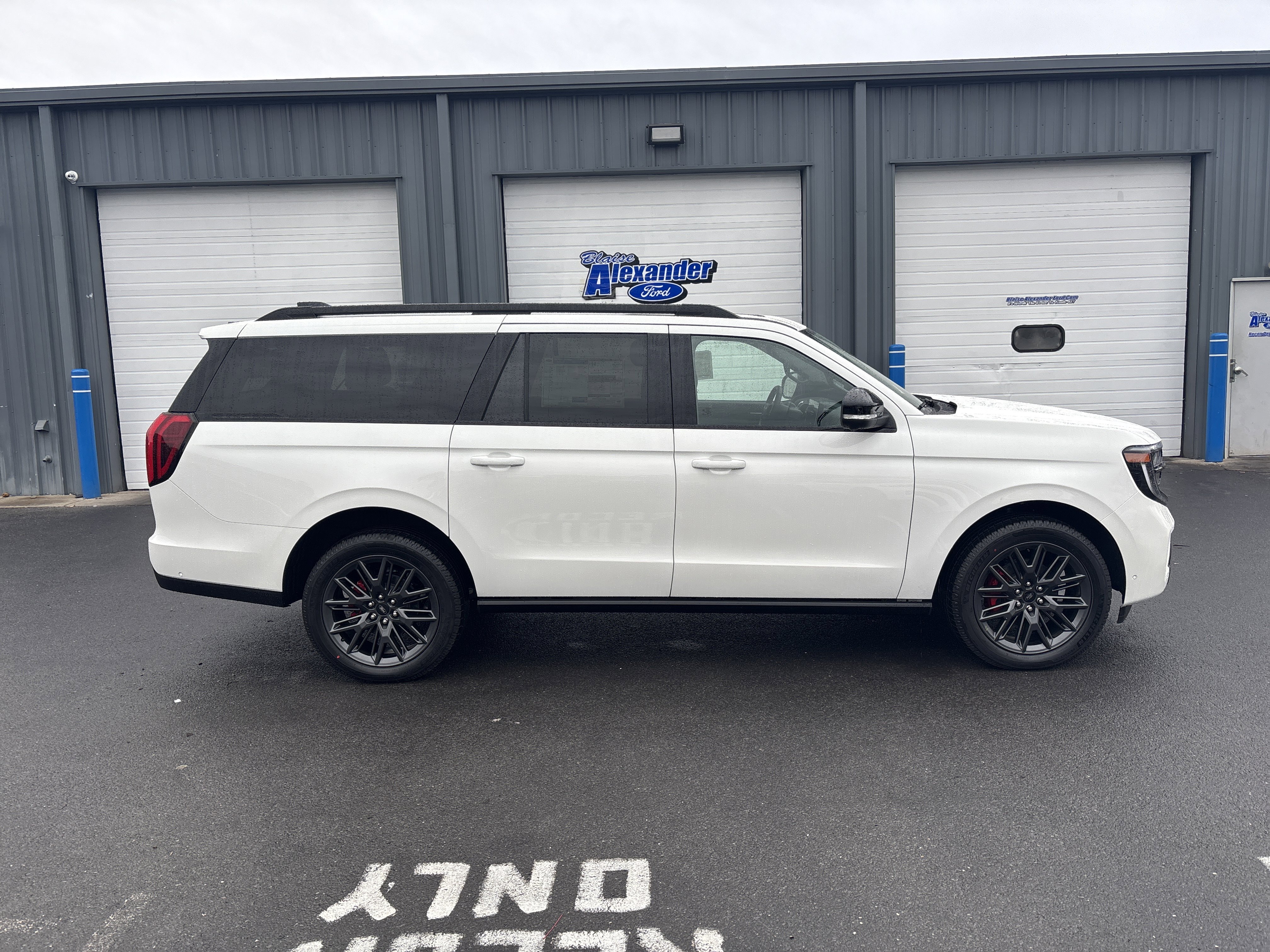 New 2025 Ford Expedition Max Platinum image 2