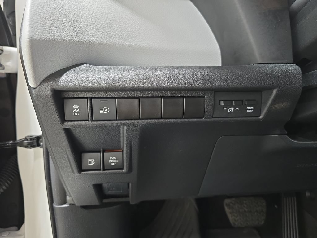 Certified 2025 Toyota Sienna XSE AWD/4WD image 30