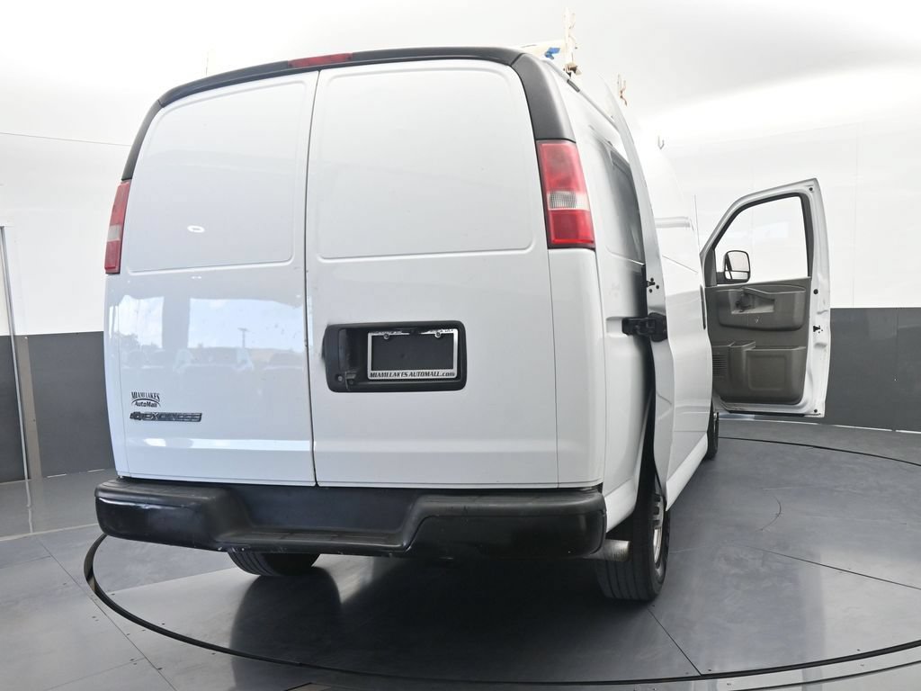 Used 2018 Chevrolet Express 2500 RWD image 56