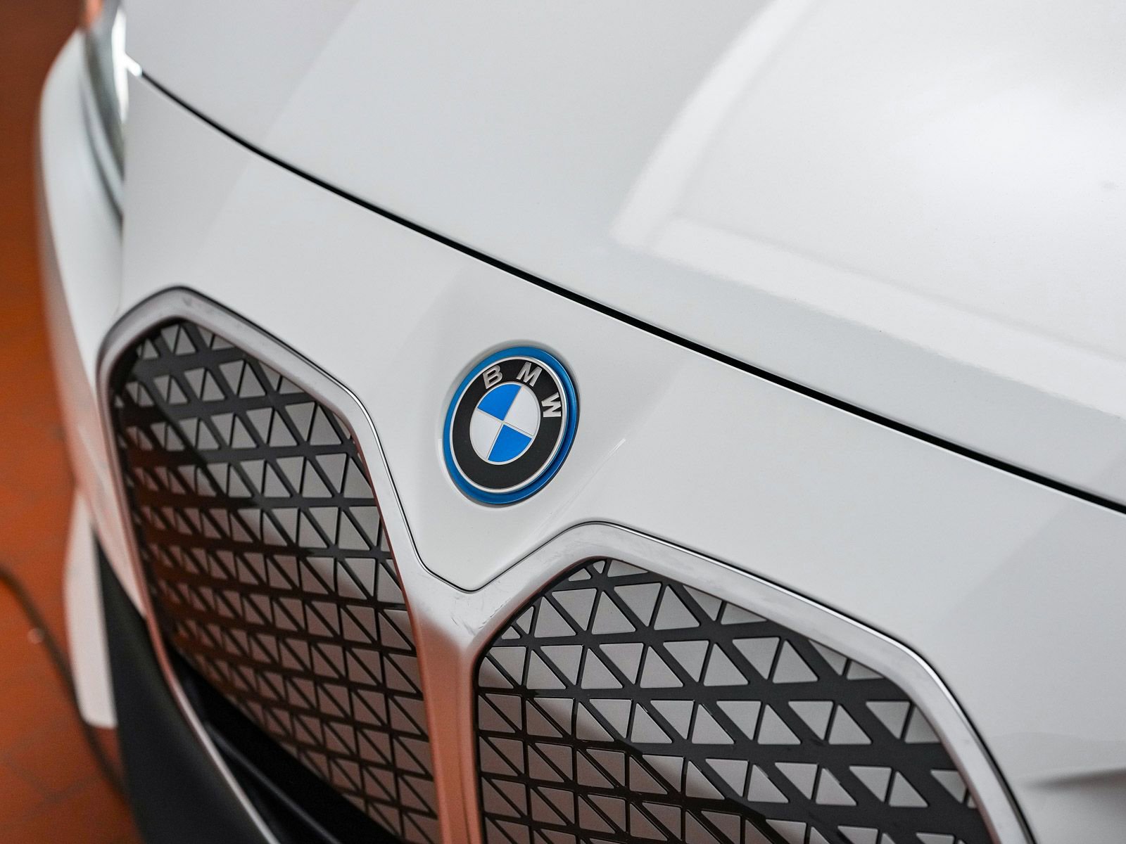 Certified 2025 BMW i4 eDrive40 w/ Premium Package RWD image 9