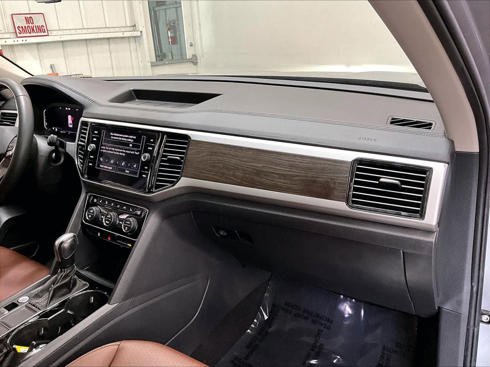 Used 2023 Volkswagen Atlas SE w/ Black Wheel Package FWD image 18