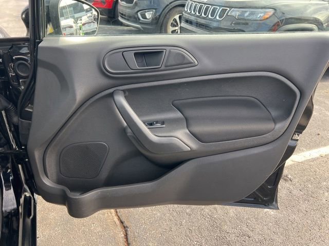 Used 2017 Ford Fiesta SE image 27