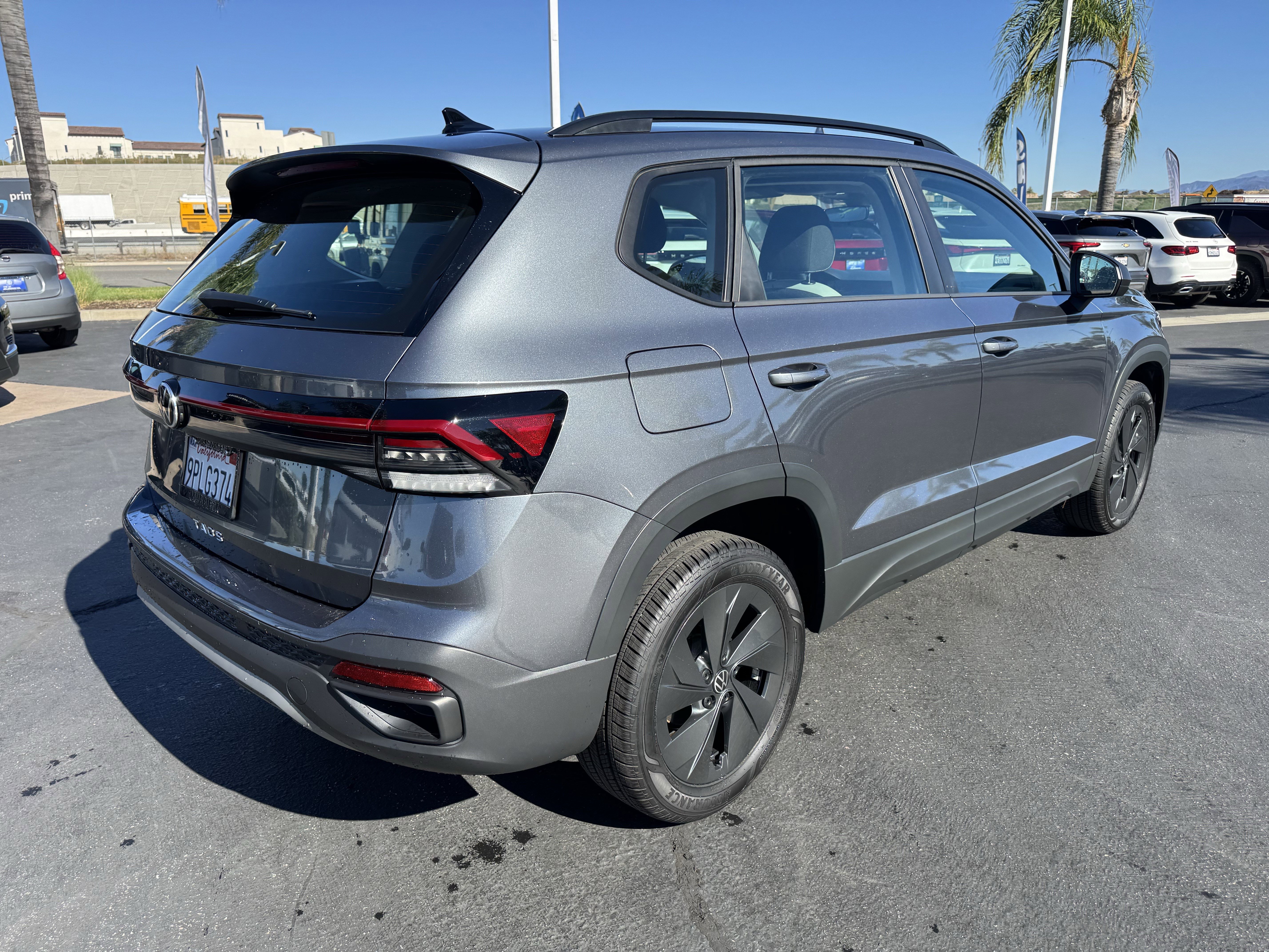 Used 2025 Volkswagen Taos S image 10