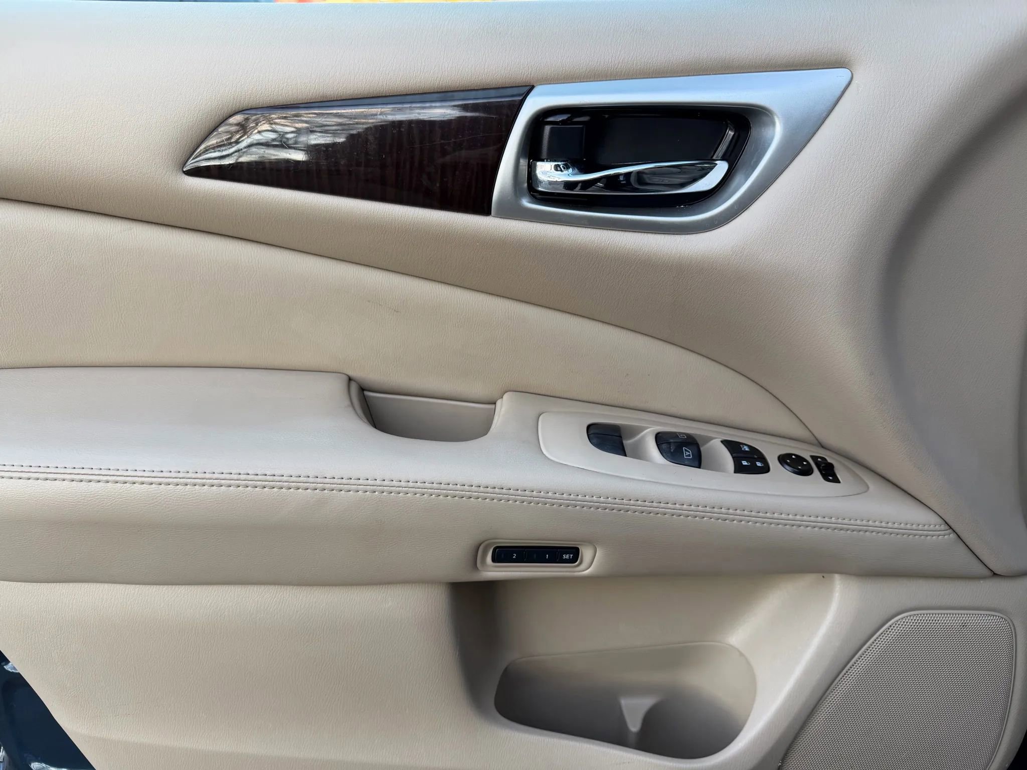 Used 2013 Nissan Pathfinder SL w/ SL Premium Pkg image 9