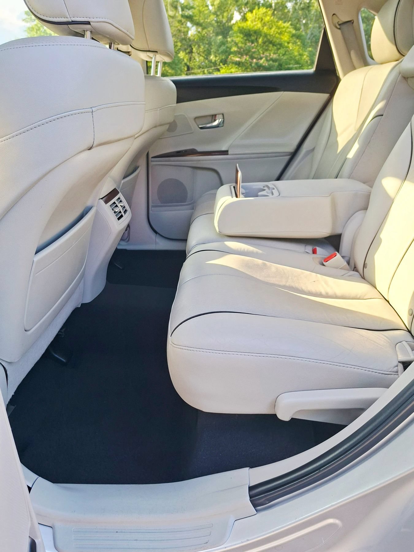 Used 2010 Toyota Venza w/ Premium Pkg #2 FWD image 9