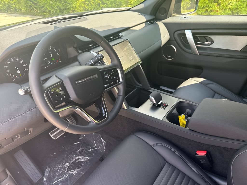 New 2026 Land Rover Discovery Sport Landmark AWD/4WD image 11