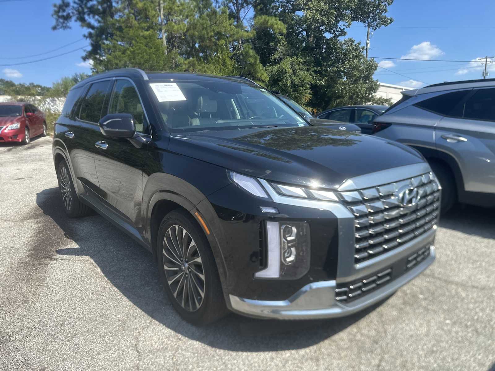 Used 2024 Hyundai Palisade Calligraphy image 2