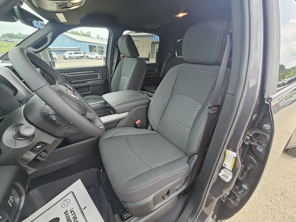 New 2025 RAM 3500 Big Horn image 21