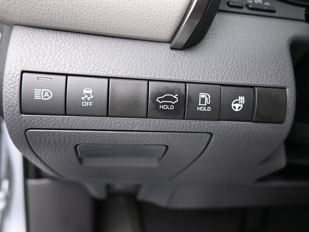 Used 2021 Toyota Camry SE w/ Cold Weather Package AWD/4WD image 28