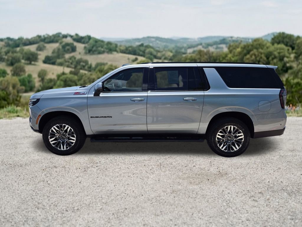 Used 2025 Chevrolet Suburban Z71 w/ Comfort Package AWD/4WD image 5