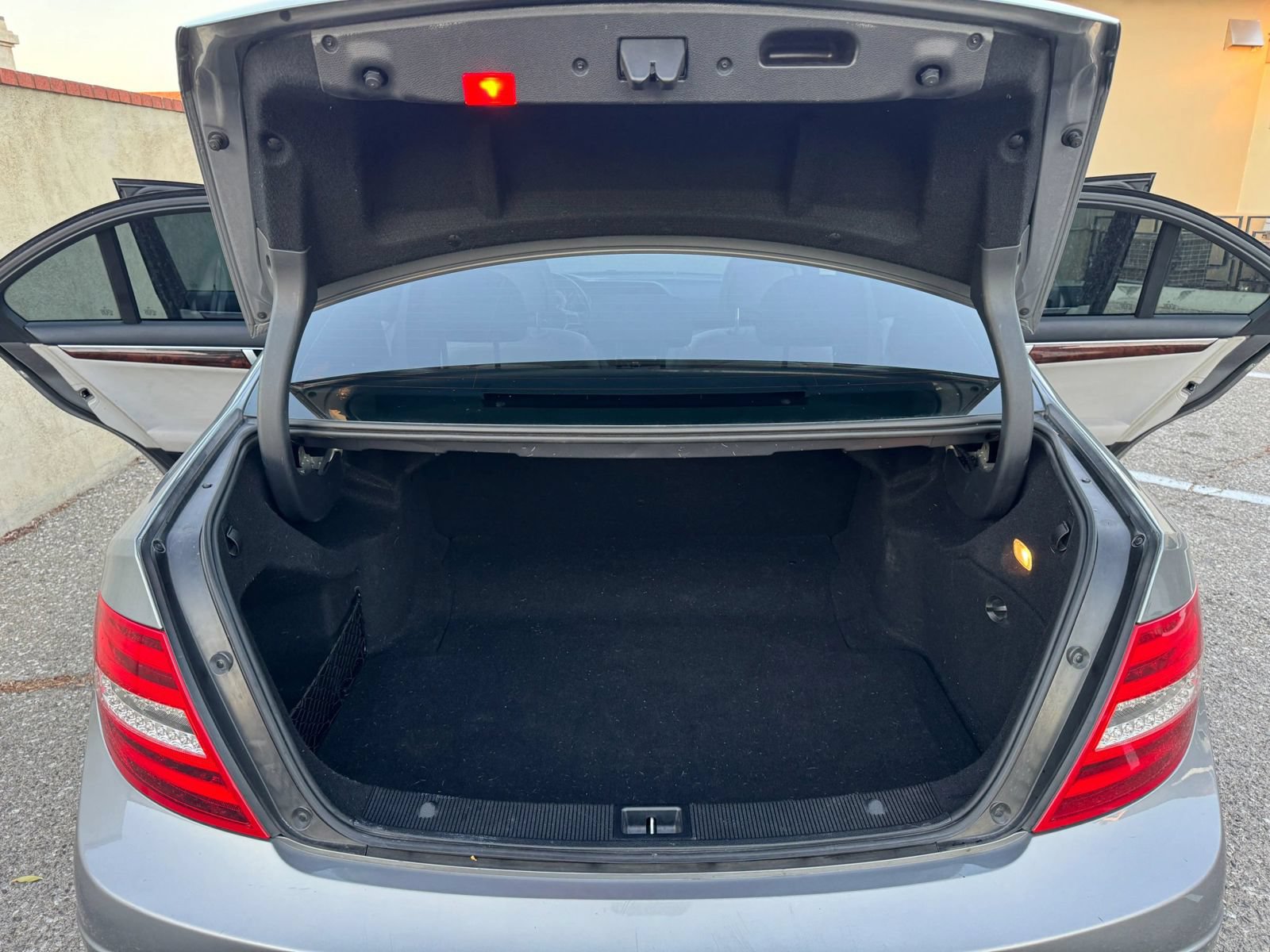 Used 2012 Mercedes-Benz C 250 Sedan image 9