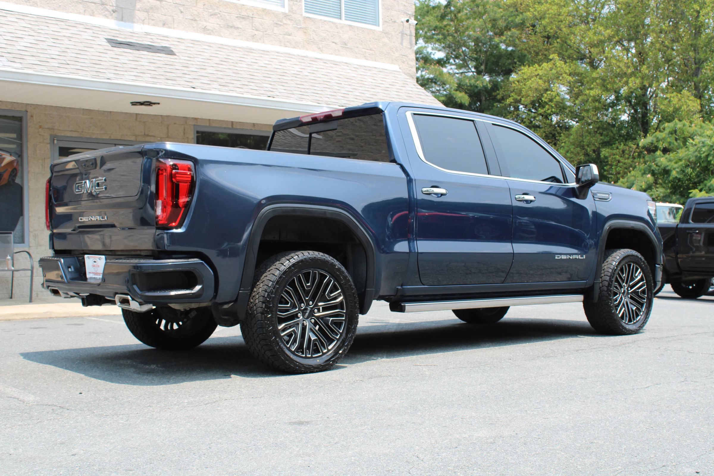 Used 2022 GMC Sierra 1500 Denali Ultimate AWD/4WD image 7