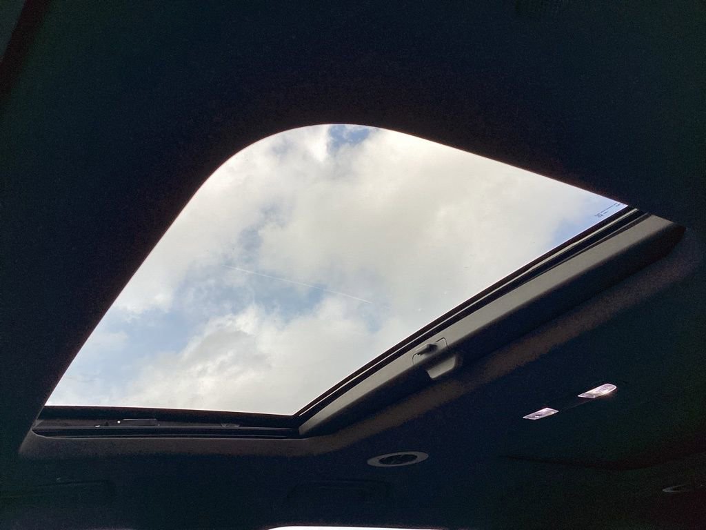 Used 2022 Chevrolet Traverse Premier image 4