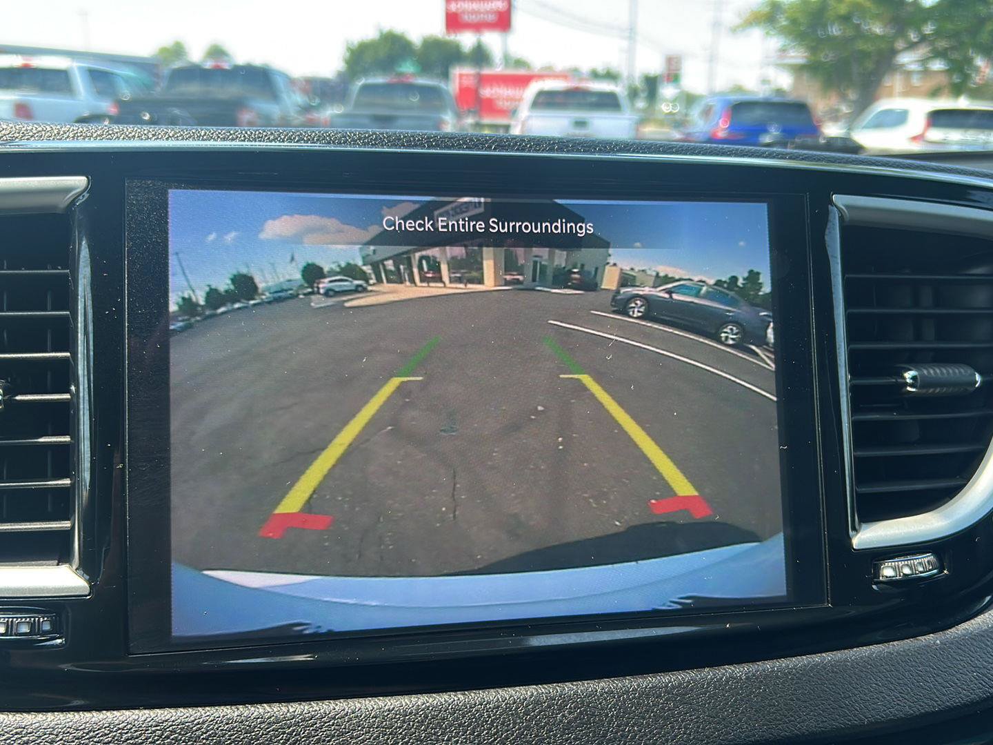 Used 2025 Chrysler Pacifica Select FWD image 25