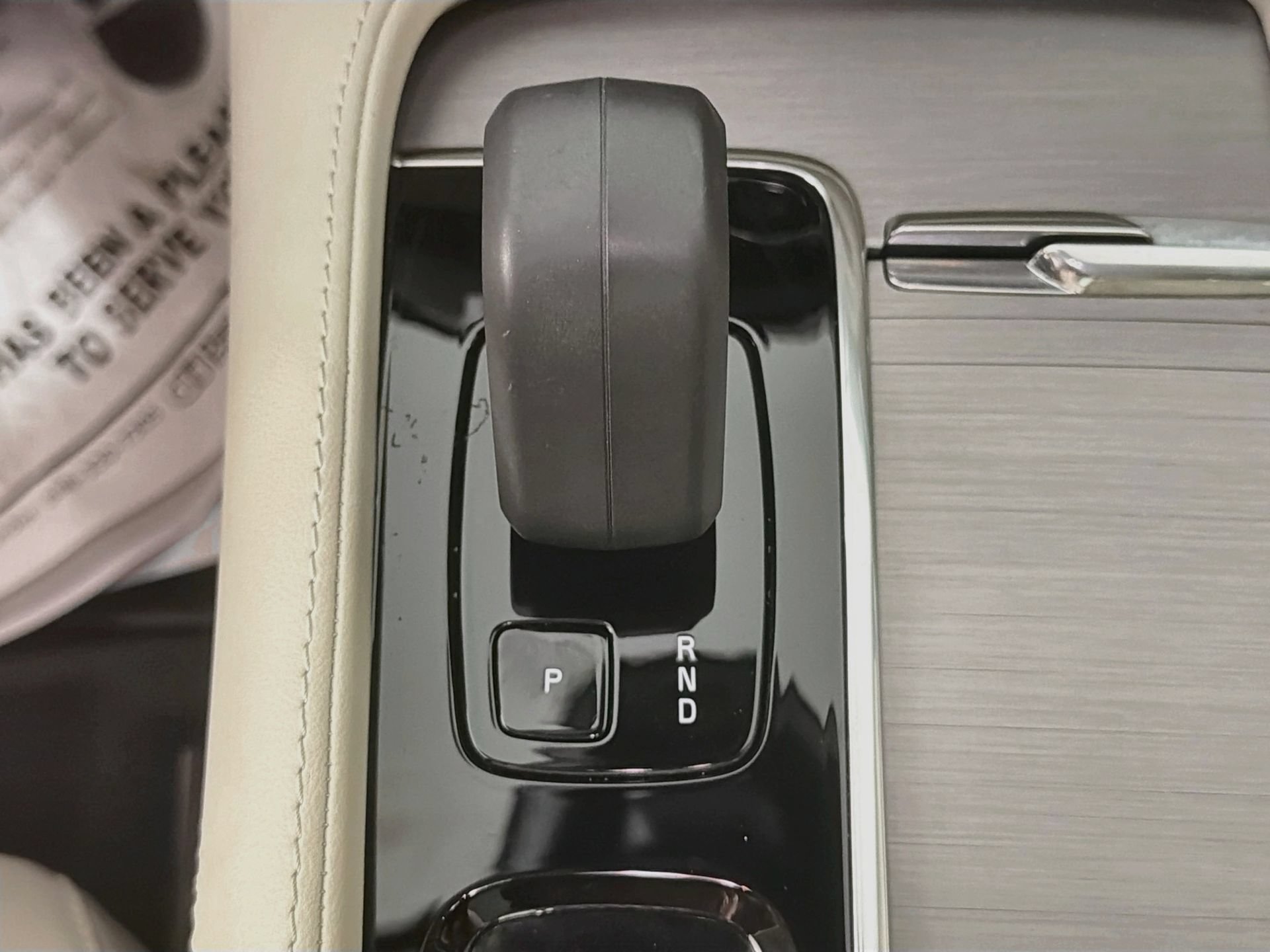 Certified 2025 Volvo XC90 B5 Core w/ Protection Package Premier AWD/4WD image 17