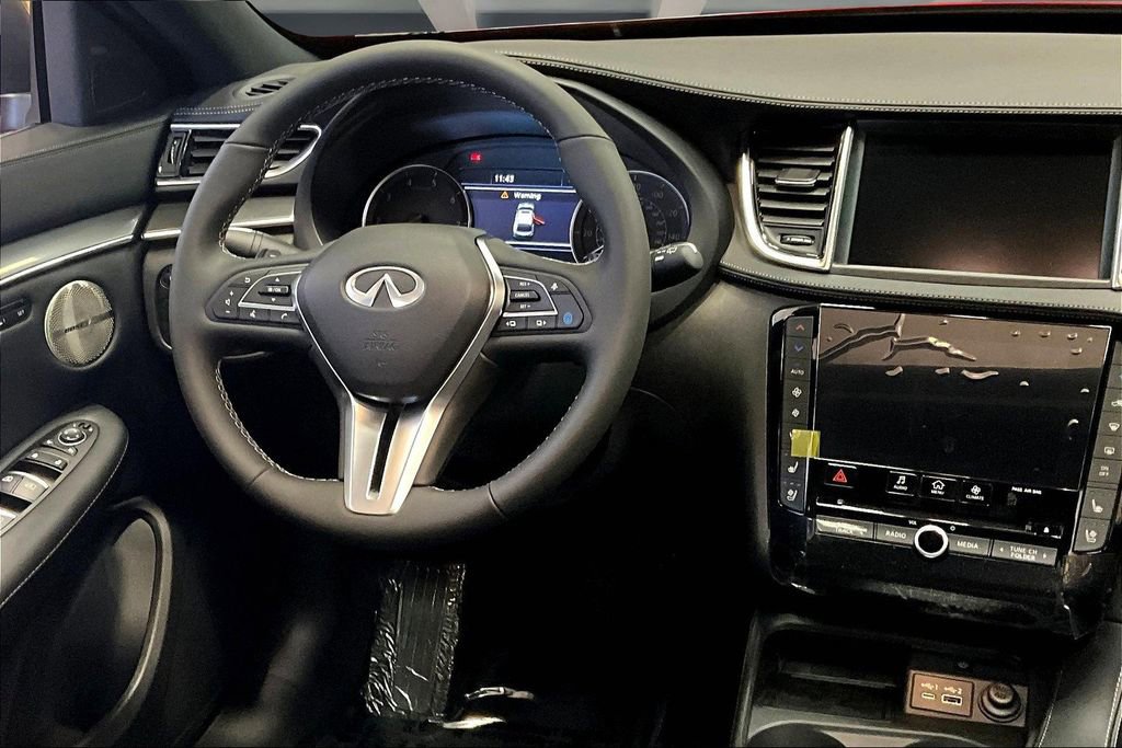 Used 2025 INFINITI QX55 Essential image 7