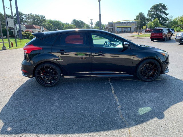 Used 2015 Ford Focus ST FWD image 4
