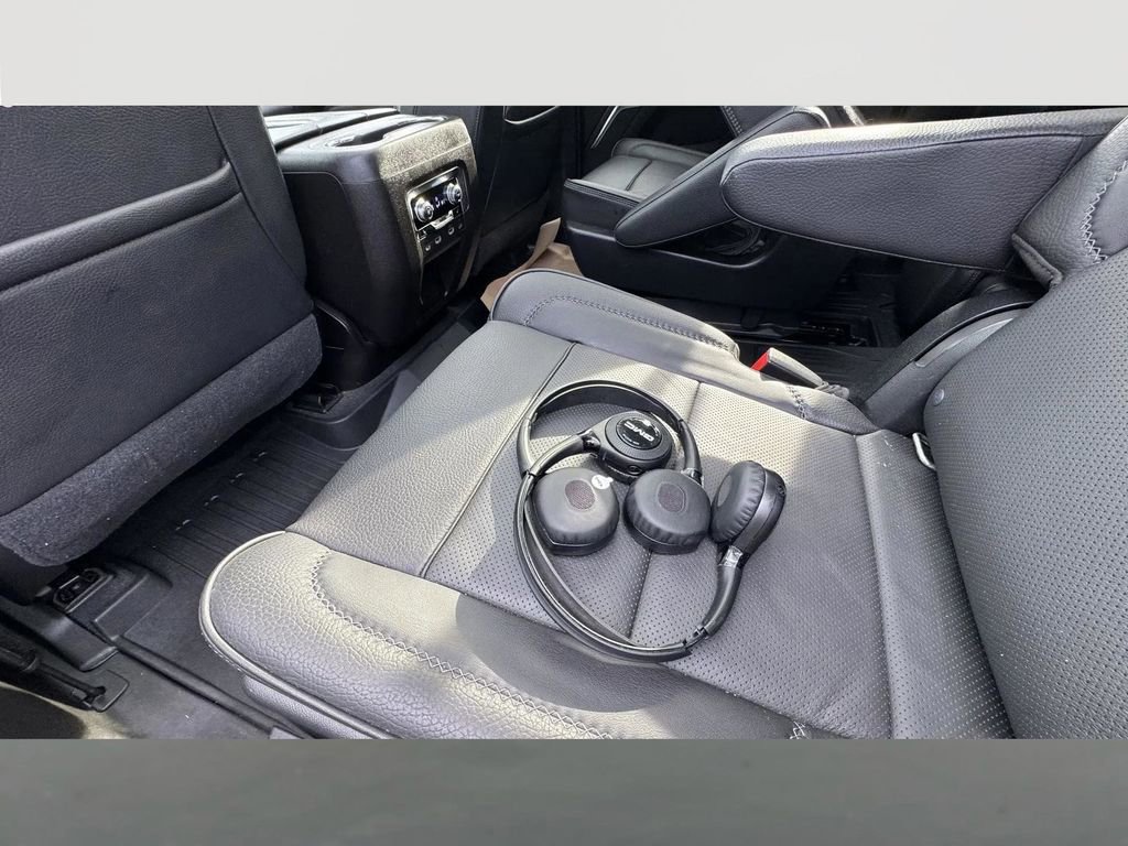 Used 2021 GMC Yukon XL Denali w/ Denali Ultimate Package image 14