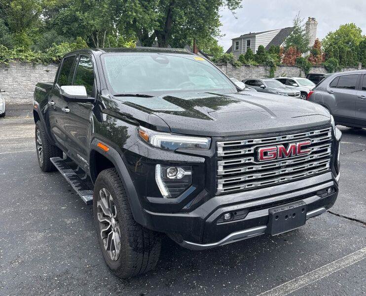 Used 2024 GMC Canyon Denali AWD/4WD image 2