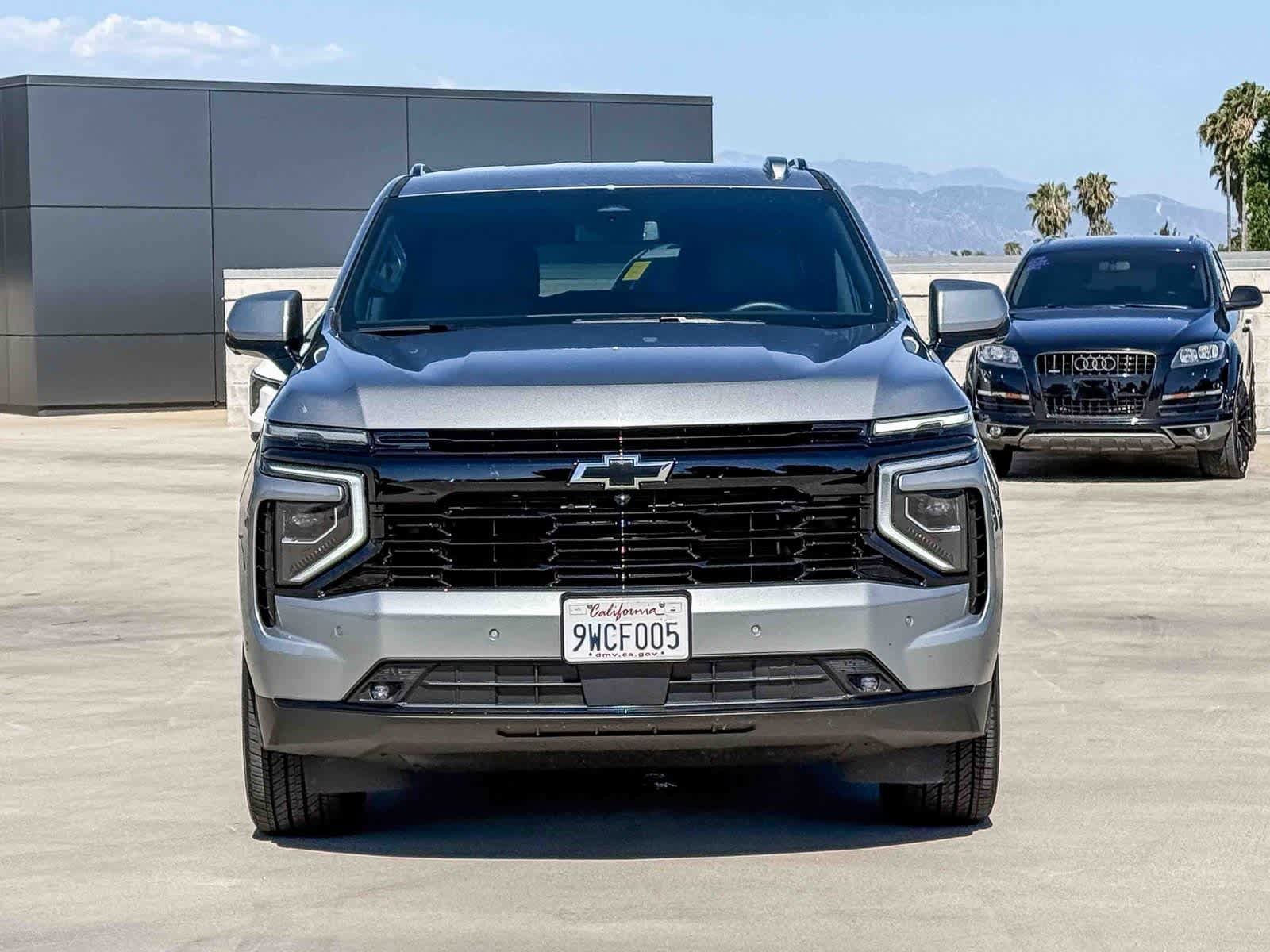 Used 2026 Chevrolet Suburban RST RWD image 6