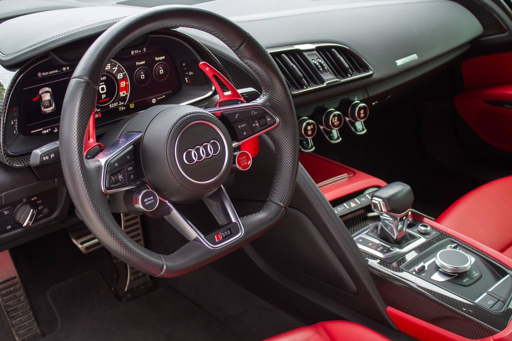 Used 2018 Audi R8 V10 w/ Premium Package RWD image 11